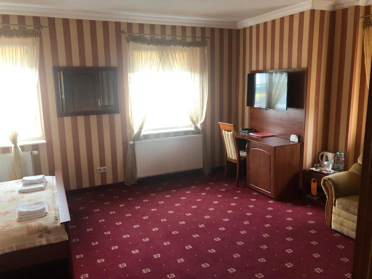 Hotel Arkadia Konskie Εξωτερικό φωτογραφία