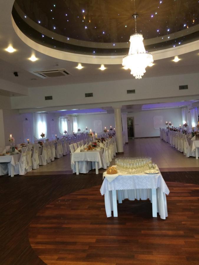 Hotel Arkadia Konskie Εξωτερικό φωτογραφία